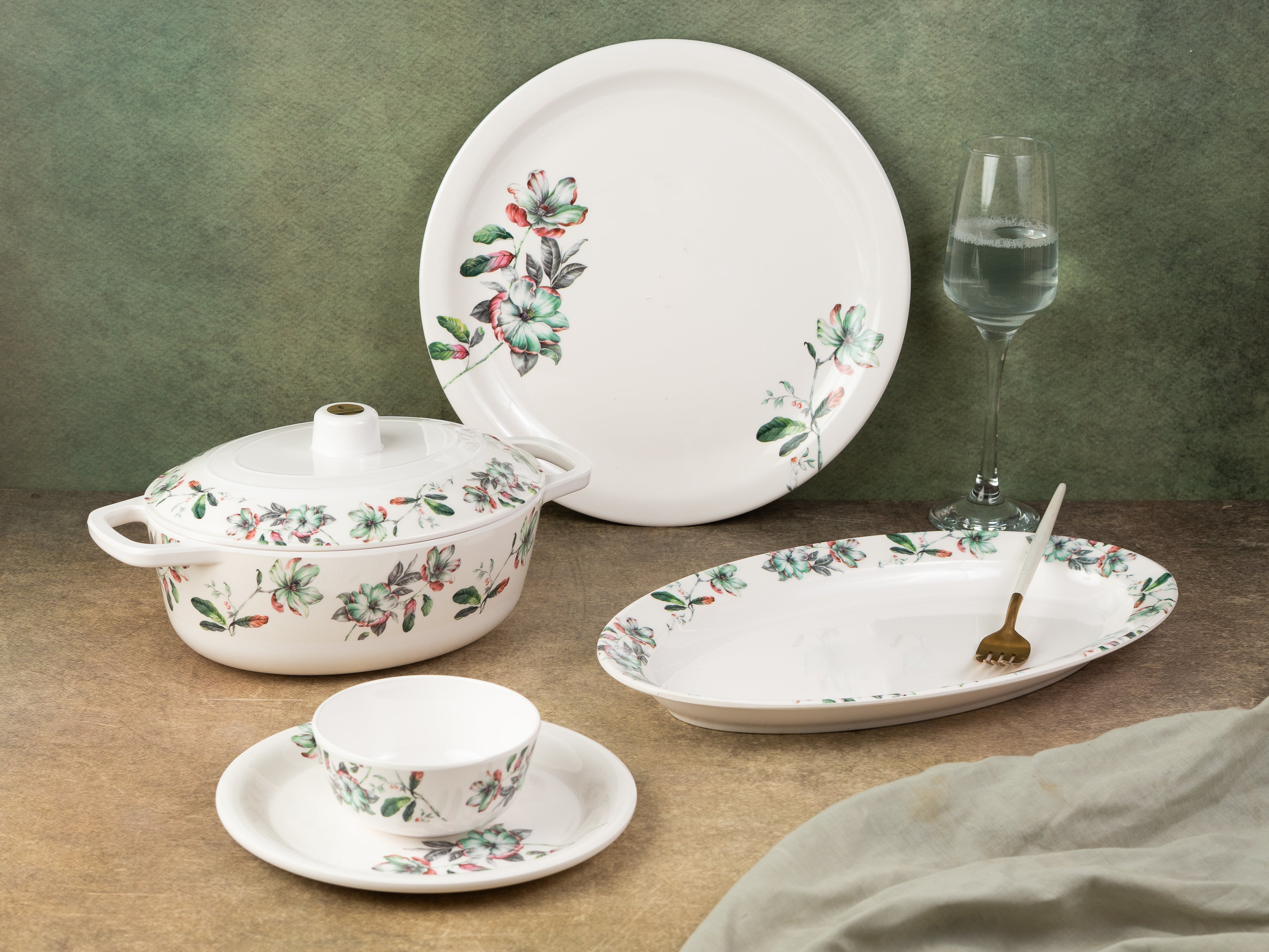 37 Piece Grace Mint Floral Classic Round Dinner Set