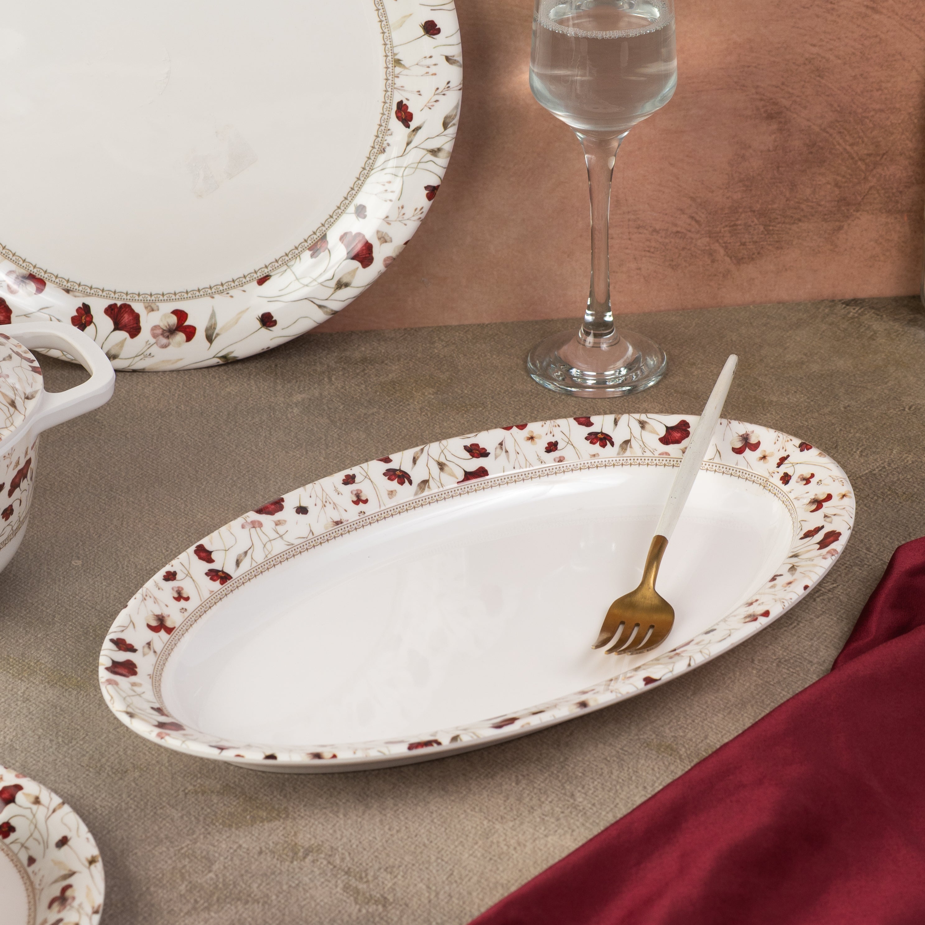 37 Piece Gardenia Botanical Classic Round Dinner Set