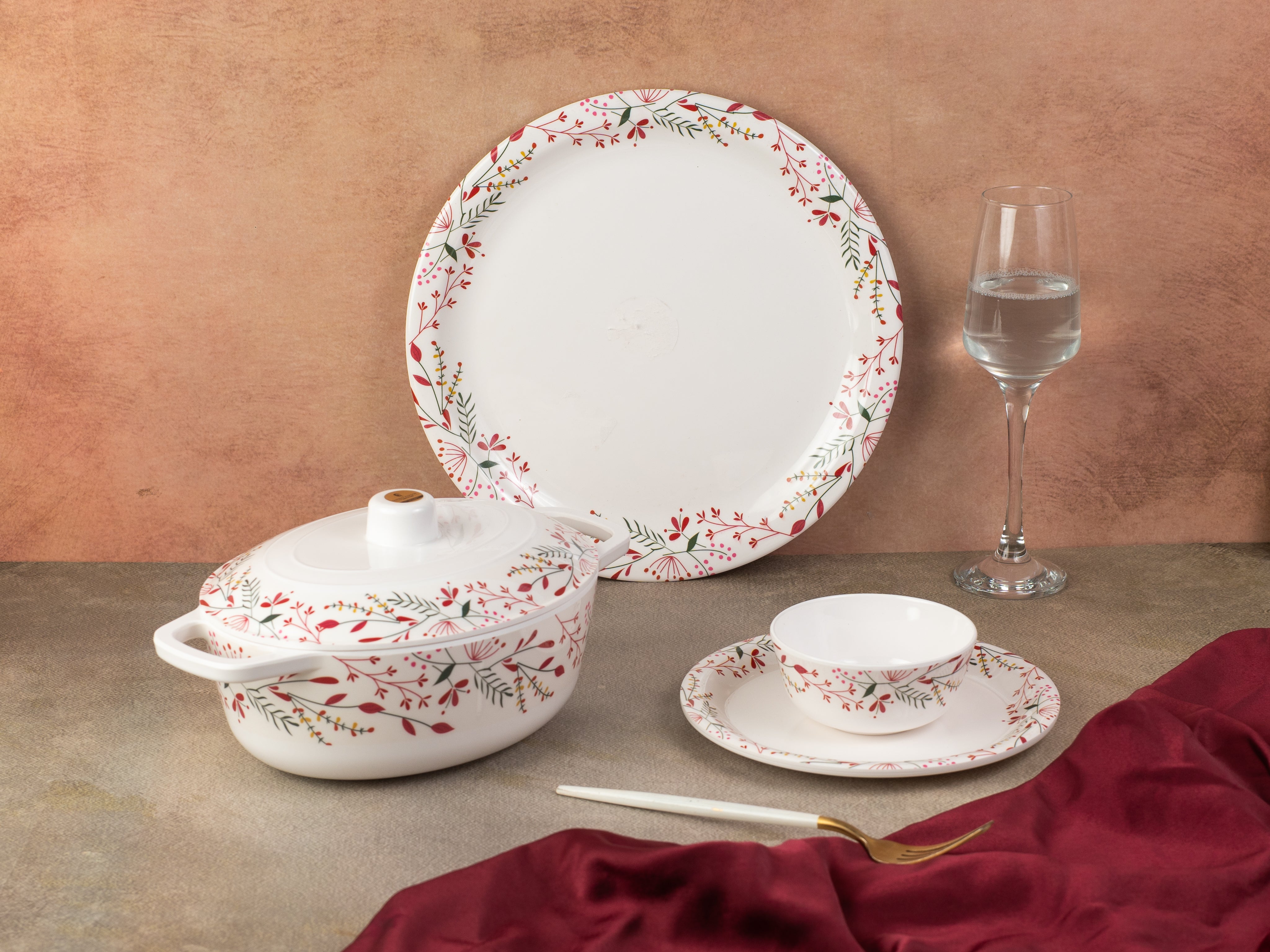 37 Piece Gardenia Botanical Classic Round Dinner Set
