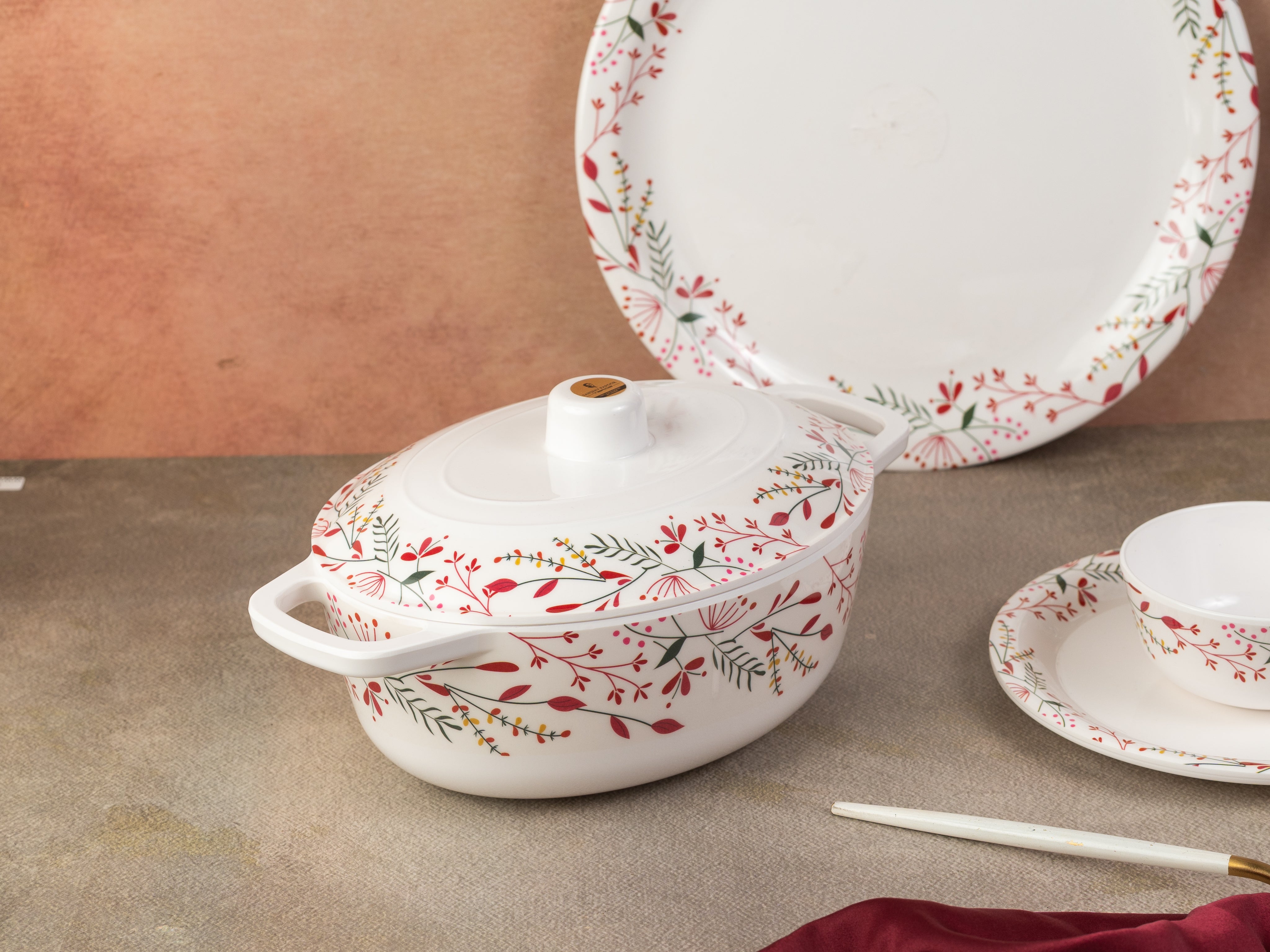 37 Piece Gardenia Botanical Classic Round Dinner Set