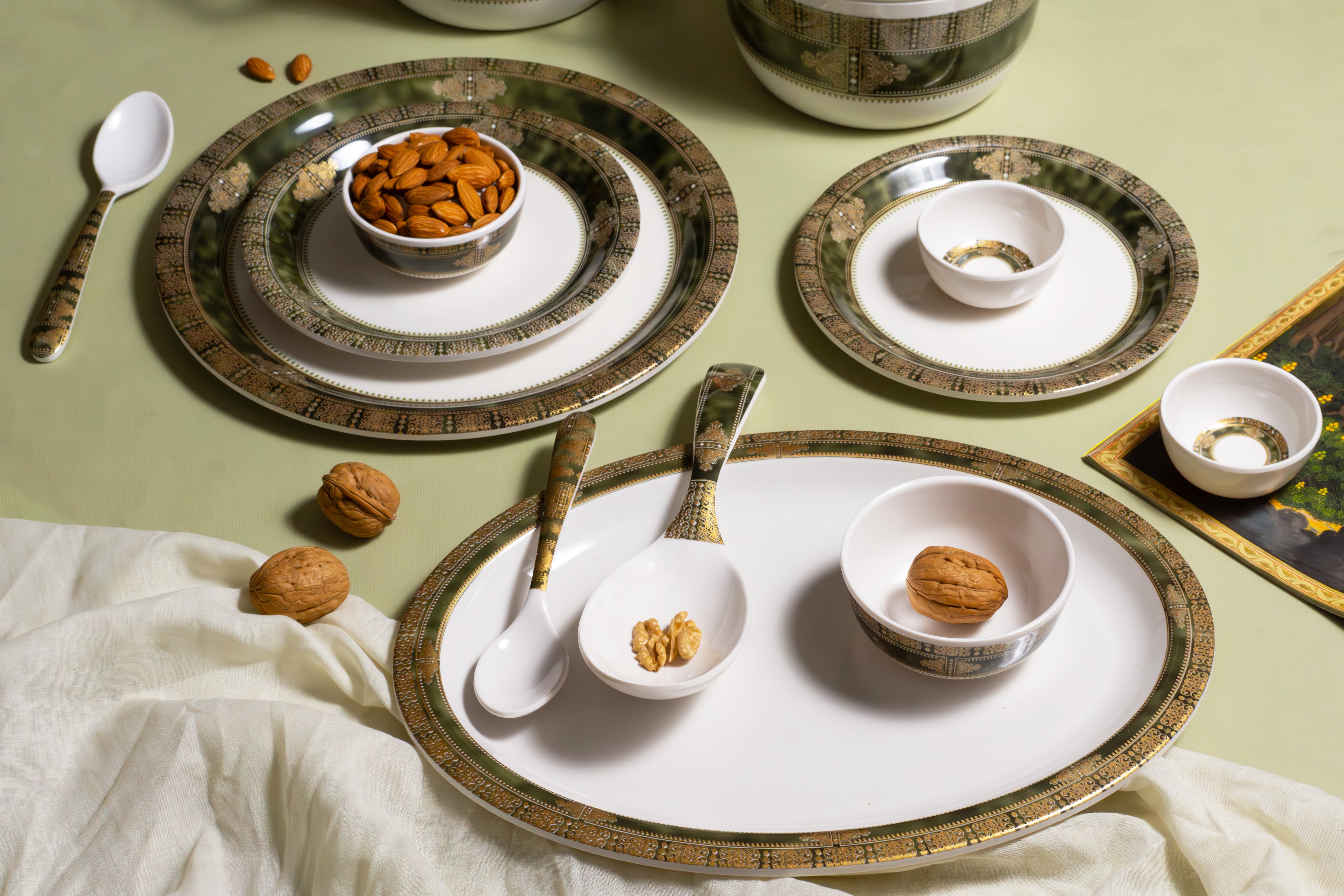 Noor Ethnic Series Round Dinner Set(33 Piece)