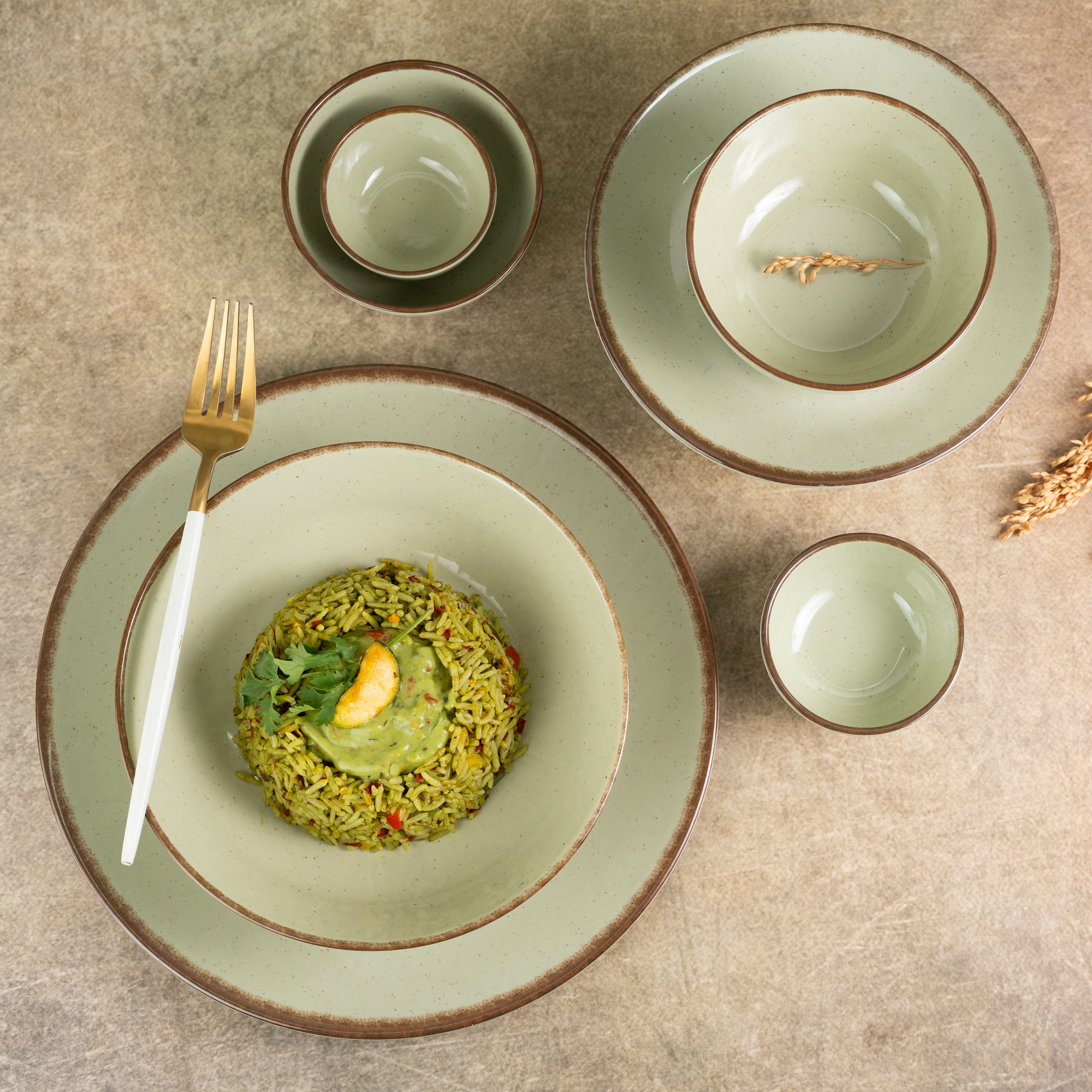 33 Piece Dazzle Dinner Set - Green Dots